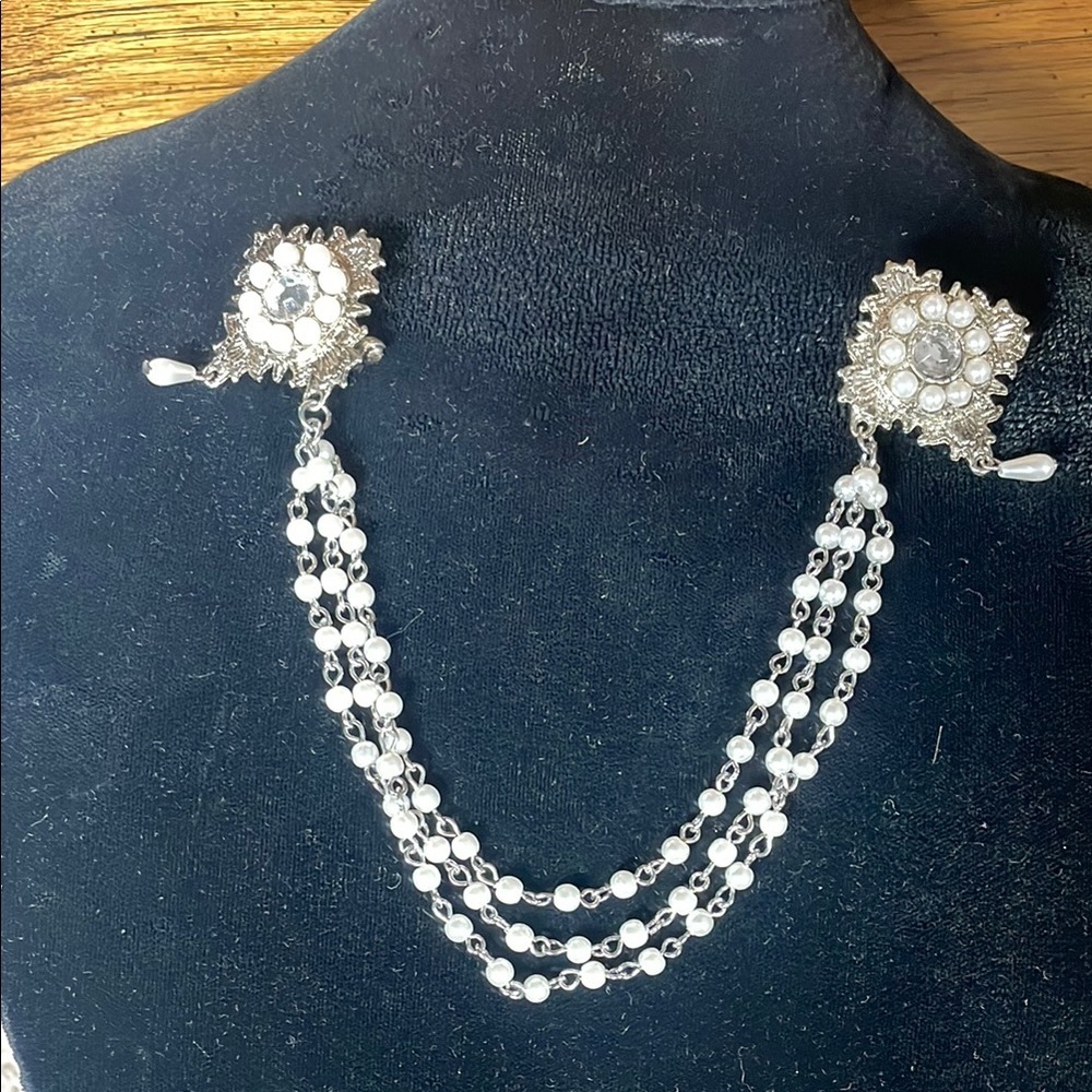 Elegant Silver Pearl Chain Brooch‎
